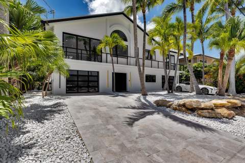 362 E Seaview Drive, Duck Key FL - photo 13 of 63