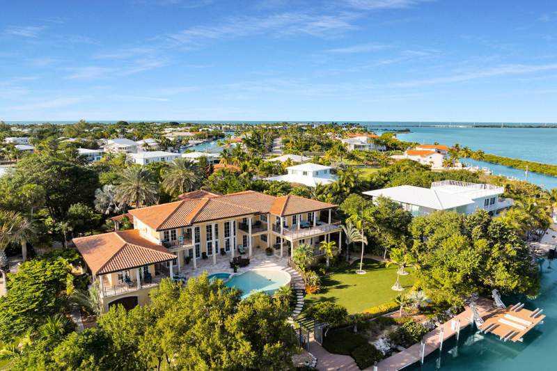 5 bedroom Single Family Residence at 301 Ixora Street, Yacht Club Island (61.0), Duck Key — photo 3