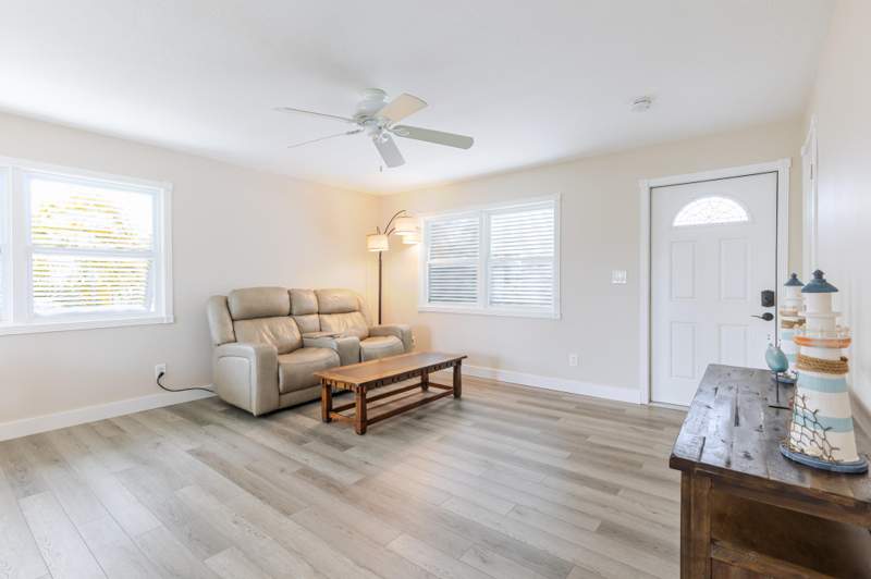 3 bedroom Single Family Residence at 810 62Nd Street Ocean Street, Edmonds Acre Tracts (50.5), Marathon — photo 5