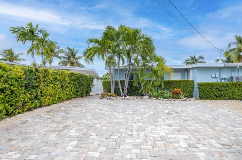 2 bedroom Half Duplex at 410 10Th Street, Key Colony Bch 1st Addn Amd Plat (53.5), Key Colony — photo 4