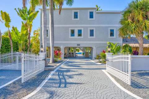 17183 Coral Drive, Sugarloaf Key FL - photo 12 of 87