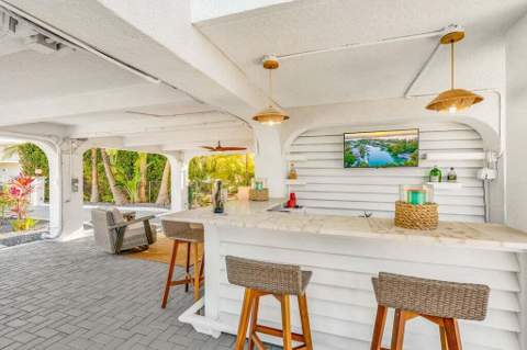17183 Coral Drive, Sugarloaf Key FL - photo 14 of 87