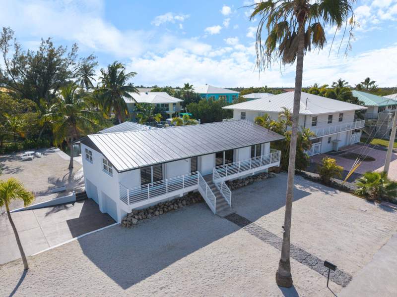 3 bedroom Single Family Residence at 30368 Killdeer Lane, Tropical Bay (30.5), Big Pine Key — photo 2