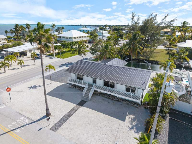 3 bedroom Single Family Residence at 30368 Killdeer Lane, Tropical Bay (30.5), Big Pine Key — photo 4