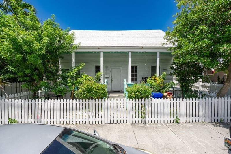 3 bedroom Single Family Residence at 818 Elizabeth Street #Front, Old Town - Unlisted (1.0), Key West — photo 4