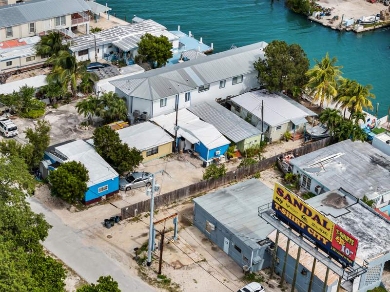 10 bedroom Multi-Units at 206 12Th Street Gulf Street, Halls Sub (48.0), Marathon — photo 4