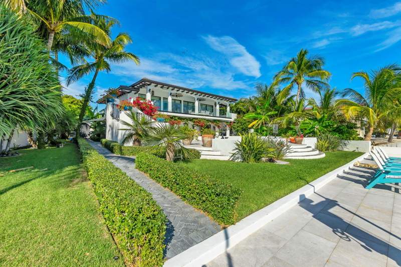 4 bedroom Single Family Residence at 210 W Seaview Circle, Plantation Island (61.0), Duck Key — photo 3