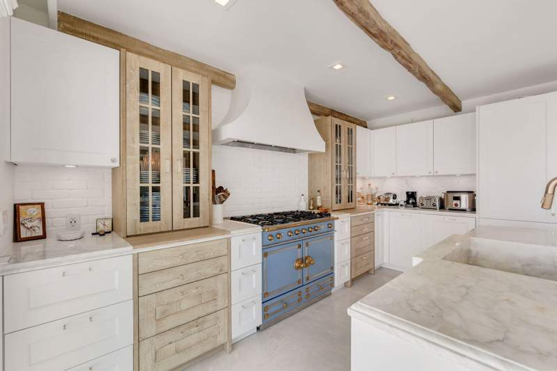4 bedroom Single Family Residence at 210 W Seaview Circle, Plantation Island (61.0), Duck Key — photo 5