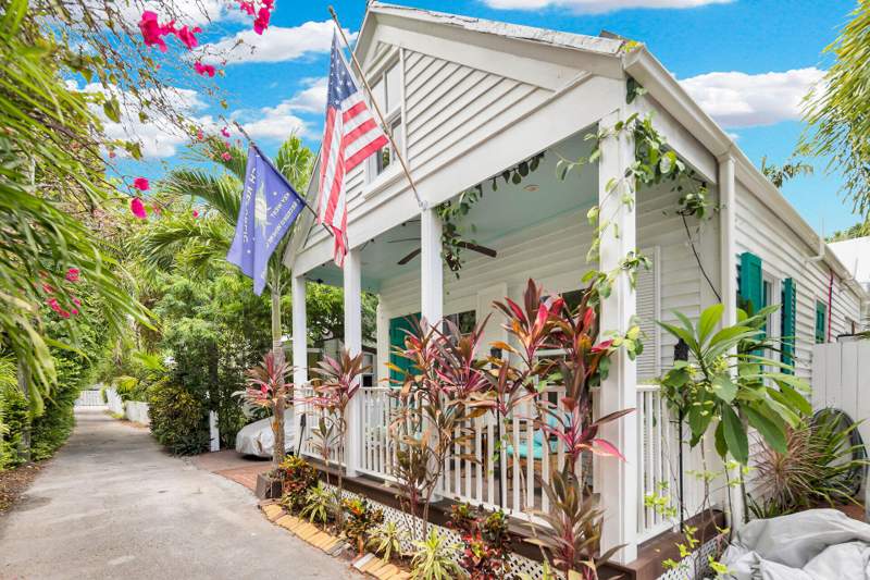 3 bedroom Single Family Residence at 1211 Knowles Lane, Gwynn Sub (1.0), Key West — photo 2