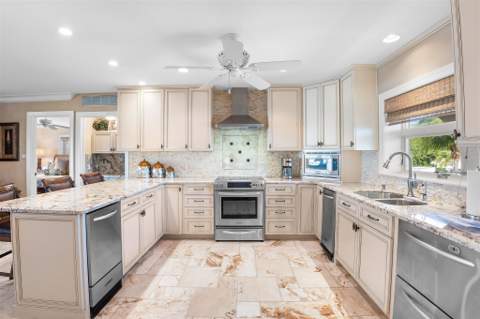 250 W Seaview Circle, Duck Key FL - photo 8 of 26