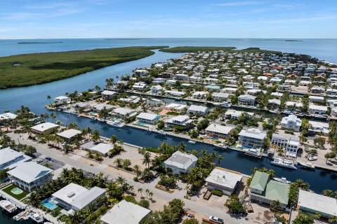 136 San Remo Drive, Plantation Key FL - photo 8 of 66
