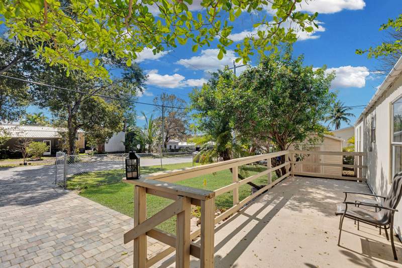 2 bedroom Mobile Home at 802 Largo Road, Lake Surprise Properties (106.0), Key Largo — photo 2