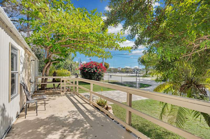 2 bedroom Mobile Home at 802 Largo Road, Lake Surprise Properties (106.0), Key Largo — photo 3