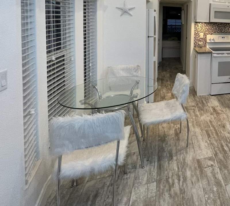 2 bedroom Mobile Home at 325 Calusa Street ## 55, Calusa Campground (101.5), Key Largo — photo 5