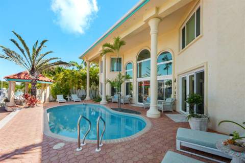 431 12th Street, Key Colony FL - photo 7 of 31