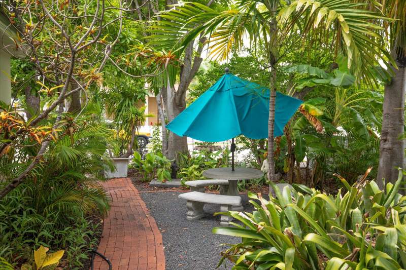 5 bedroom Multi-Units at 1320 6th Street, Key West Realty Cos Sub (3.0), Key West — photo 5