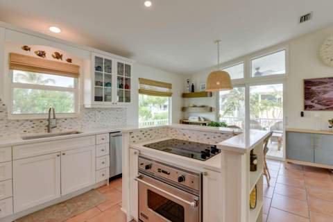 637 E Caribbean Drive, Summerland Key FL - photo 13 of 47
