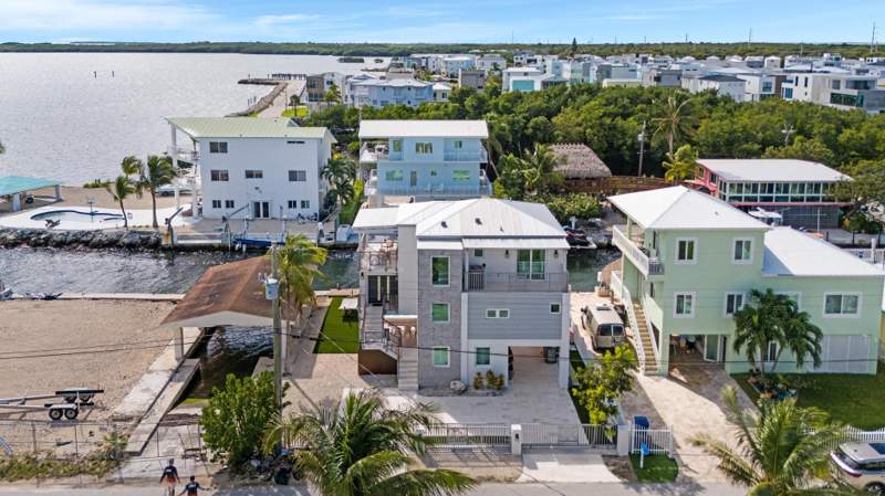 3 bedroom Single Family Residence at 704 Grouper Lane, Raes Cuda Canal (95.0), Key Largo — photo 4