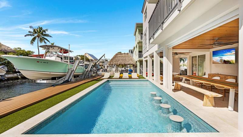 3 bedroom Single Family Residence at 704 Grouper Lane, Raes Cuda Canal (95.0), Key Largo — photo 5