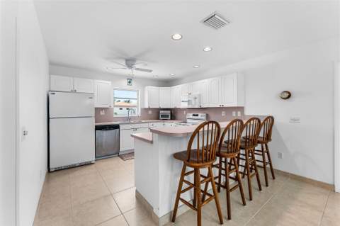 249 W Seaview Drive, Duck Key FL - photo 6 of 17