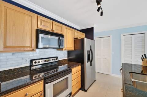 3029 N Roosevelt Boulevard #Apt 11, Key West FL - photo 7 of 29