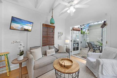 1025 Elgin Lane, Key West FL - photo 9 of 37