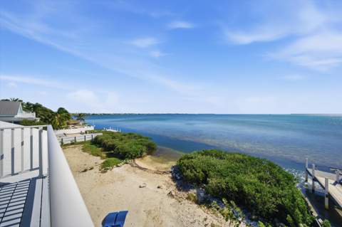 22542 Jolly Roger Drive, Cudjoe Key FL - photo 8 of 52