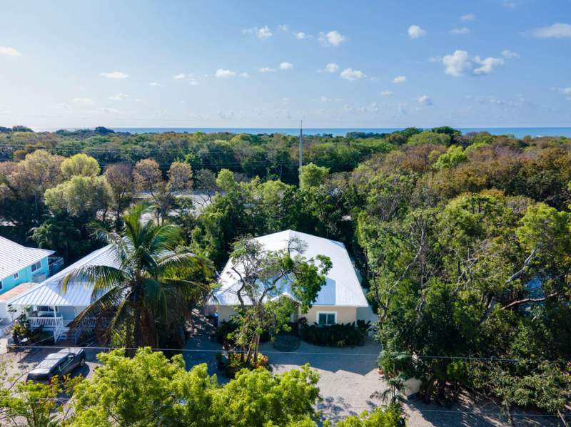 4 bedroom Single Family Residence at 148 Iroquois Street, Indian Harbor (89.0), Plantation Key — photo 2
