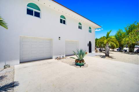 30363 Flamingo Lane, Big Pine Key FL - photo 9 of 85