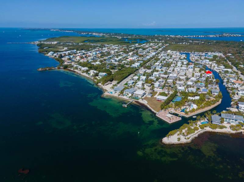 5 bedroom Single Family Residence at 301 Buttonwood Circle #B, Key Largo Beach Addition (100.0), Key Largo — photo 5