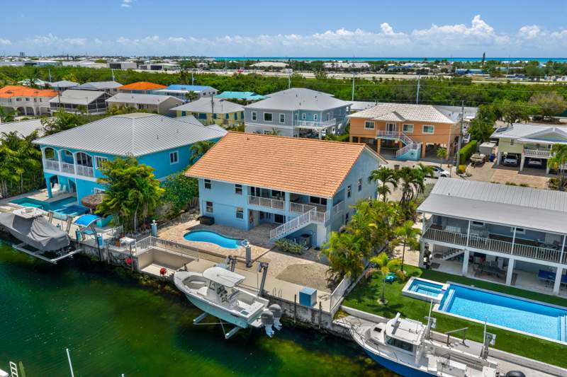 5 bedroom Single Family Residence at 112 Bruce Court, Sea-Air Estates (52.0), Marathon — photo 2