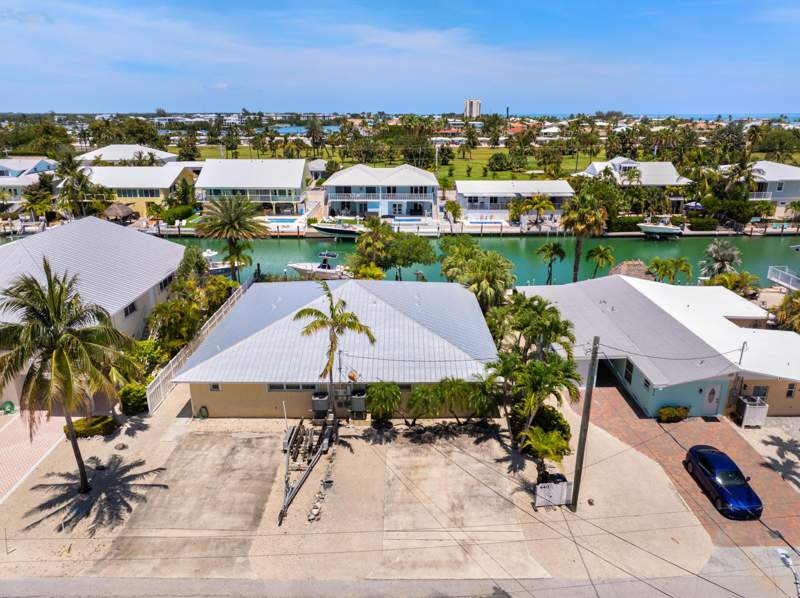 3 bedroom Half Duplex at 440 9th Street, Key Colony Bch 1st Addn Amd Plat (53.5), Key Colony — photo 2