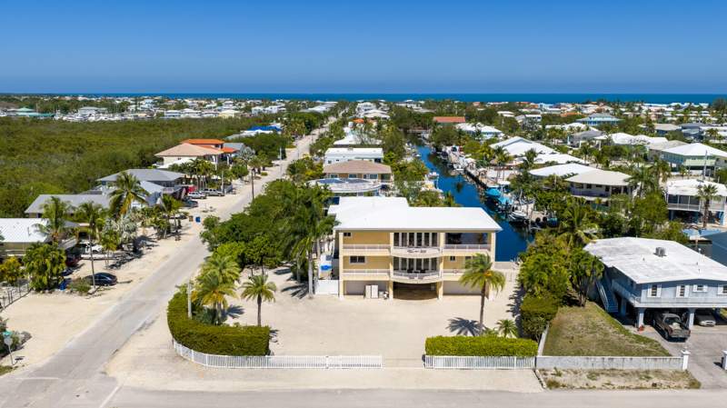 4 bedroom Single Family Residence at 101 Ocean Shores Drive, Key Largo Ocn Shores (100.0), Key Largo — photo 3