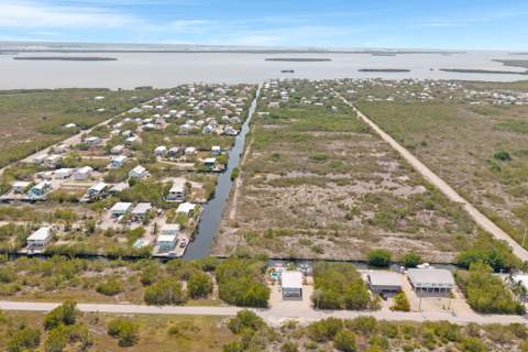 3746 Park Avenue, Big Pine Key FL - photo 10 of 68