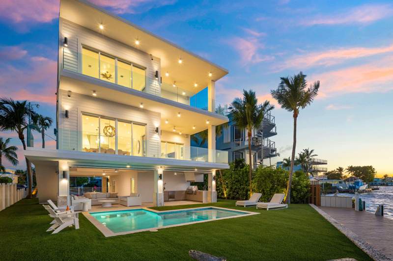 5 bedroom Single Family Residence at 142 Guilford Court, Hammer Point (93.0), Key Largo — photo 2