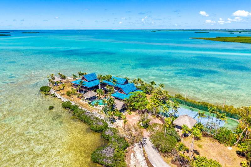 5 bedroom Single Family Residence at 87 Cannon Royal Drive, Shark Key (11.0), Shark Key — photo 4