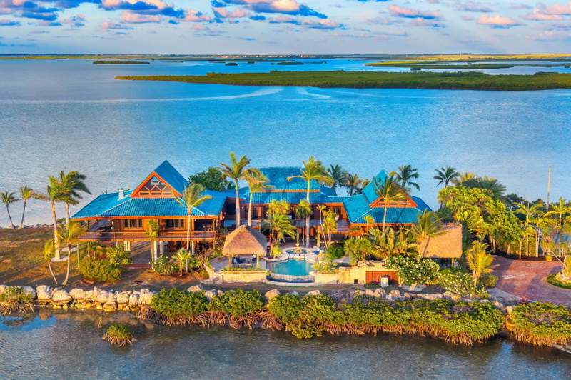 5 bedroom Single Family Residence at 87 Cannon Royal Drive, Shark Key (11.0), Shark Key — photo 3