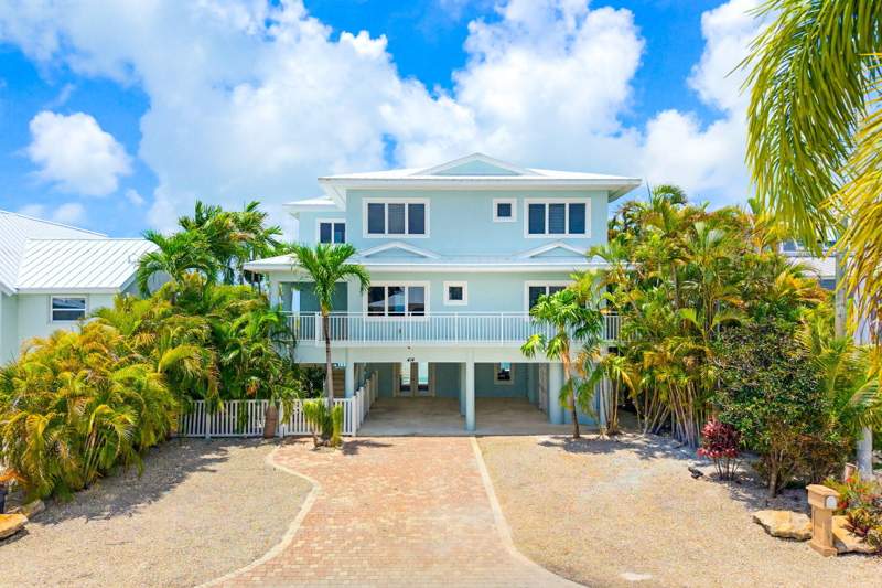 4 bedroom Single Family Residence at 414 E Caribbean Drive, Summerland Key Cove (25.0), Summerland Key — photo 3