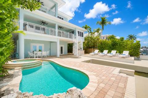 414 E Caribbean Drive, Summerland Key FL - photo 12 of 49