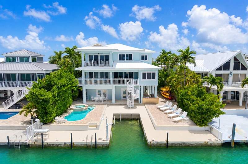 4 bedroom Single Family Residence at 414 E Caribbean Drive, Summerland Key Cove (25.0), Summerland Key — photo 2