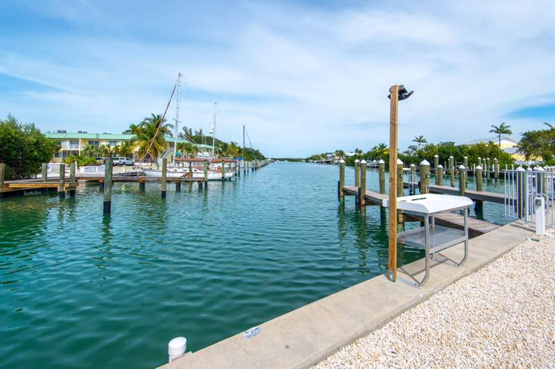 4 bedroom Single Family Residence at 101 Avenue D, Coco Plum Beach (54.5), Marathon — photo 2