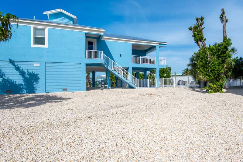 4 bedroom Single Family Residence at 101 Avenue D, Coco Plum Beach (54.5), Marathon — photo 4
