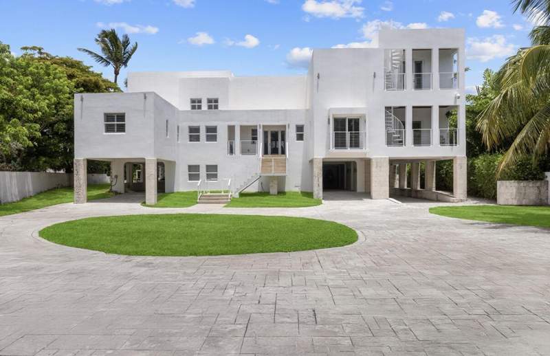 8 bedroom Single Family Residence at 89401 Old Highway, Misc Plantation Key (85.0), Plantation Key — photo 4
