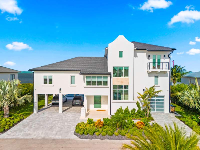 4 bedroom Single Family Residence at 128 Sunrise Drive, Sunrise Isle (50.0), Marathon — photo 2