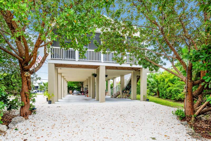 3 bedroom Single Family Residence at 28110 Dorothy Avenue, Ladies Acre, The (28.5), Little Torch Key — photo 3