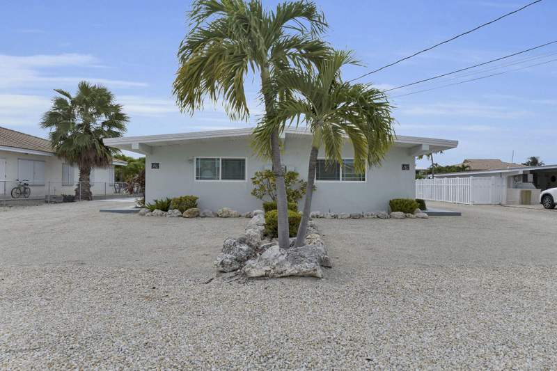 4 bedroom Duplex at 281 & 291 10th Street, Key Colony Bch 1st Addn Amd Plat (53.5), Key Colony — photo 5