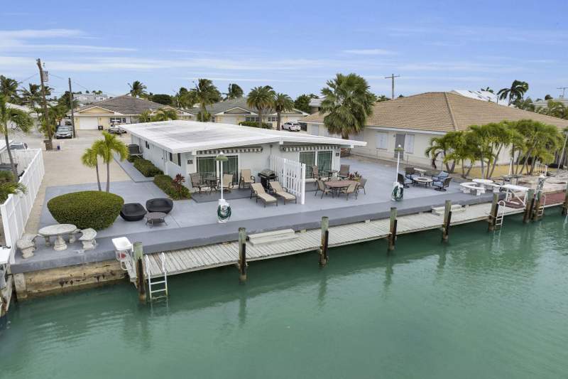 4 bedroom Duplex at 281 & 291 10th Street, Key Colony Bch 1st Addn Amd Plat (53.5), Key Colony — photo 4