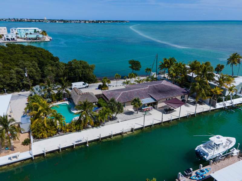 6 bedroom Single Family Residence at 900 101St Street Ocean Street, Farara Shores (52.0), Marathon — photo 2