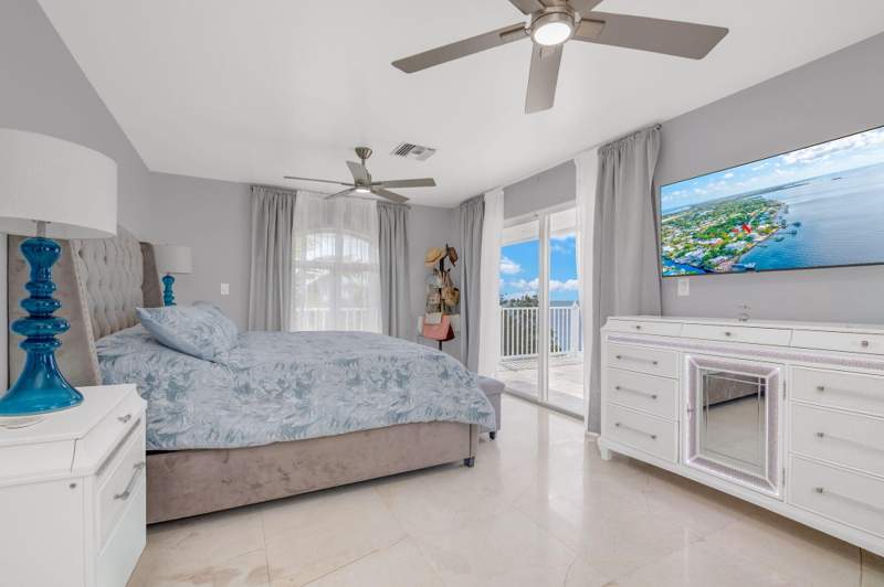 3 bedroom Single Family Residence at 8070 Gulfstream Boulevard, N Marathon Shores (51.5), Marathon — photo 5