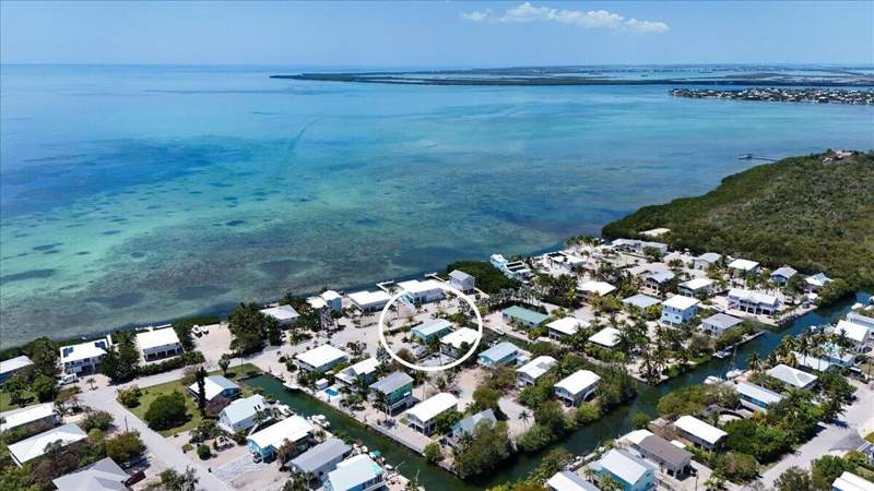 3 bedroom Single Family Residence at 174 Tortuga Lane, Cutthroat Harbor Est (23.0), Cudjoe Key — photo 4